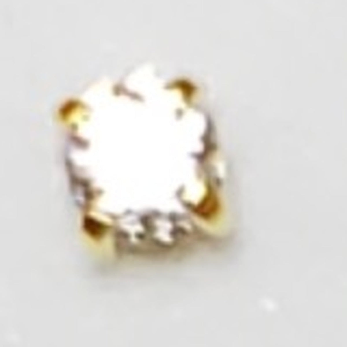06N large square prong crystal nose stud in gold