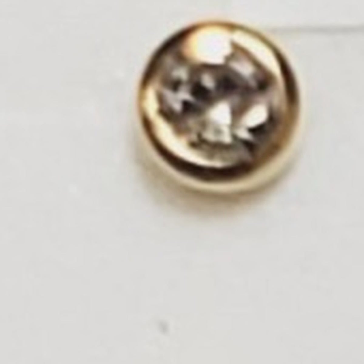 08 large bezel crystal L-shaped nose stud in gold