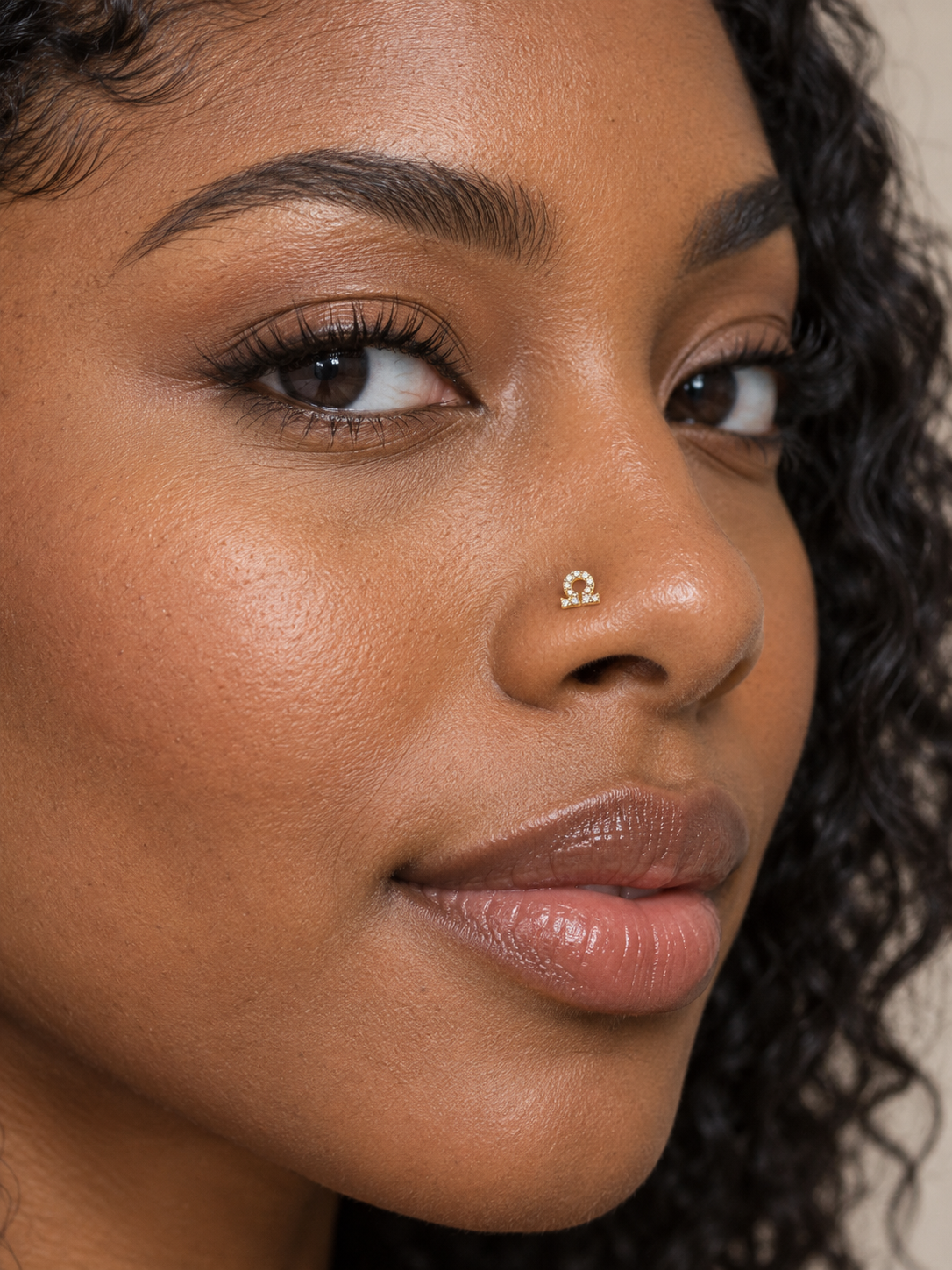 JOAJOA 131 gold Alpha Omega ball tip nose stud wearing image
