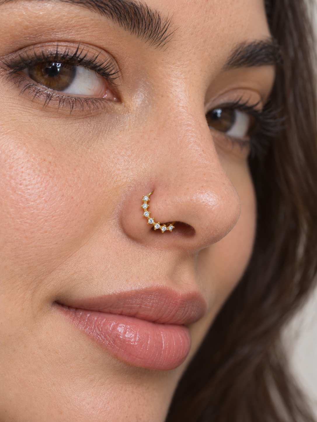JOAJOA 132 gold eight-star hoop nose ring wearing image