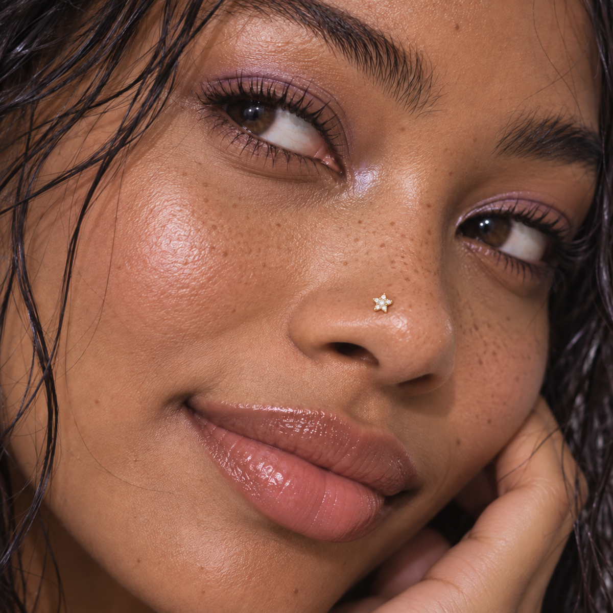 25L Crystal Star L-Shaped Nose Stud worn on model